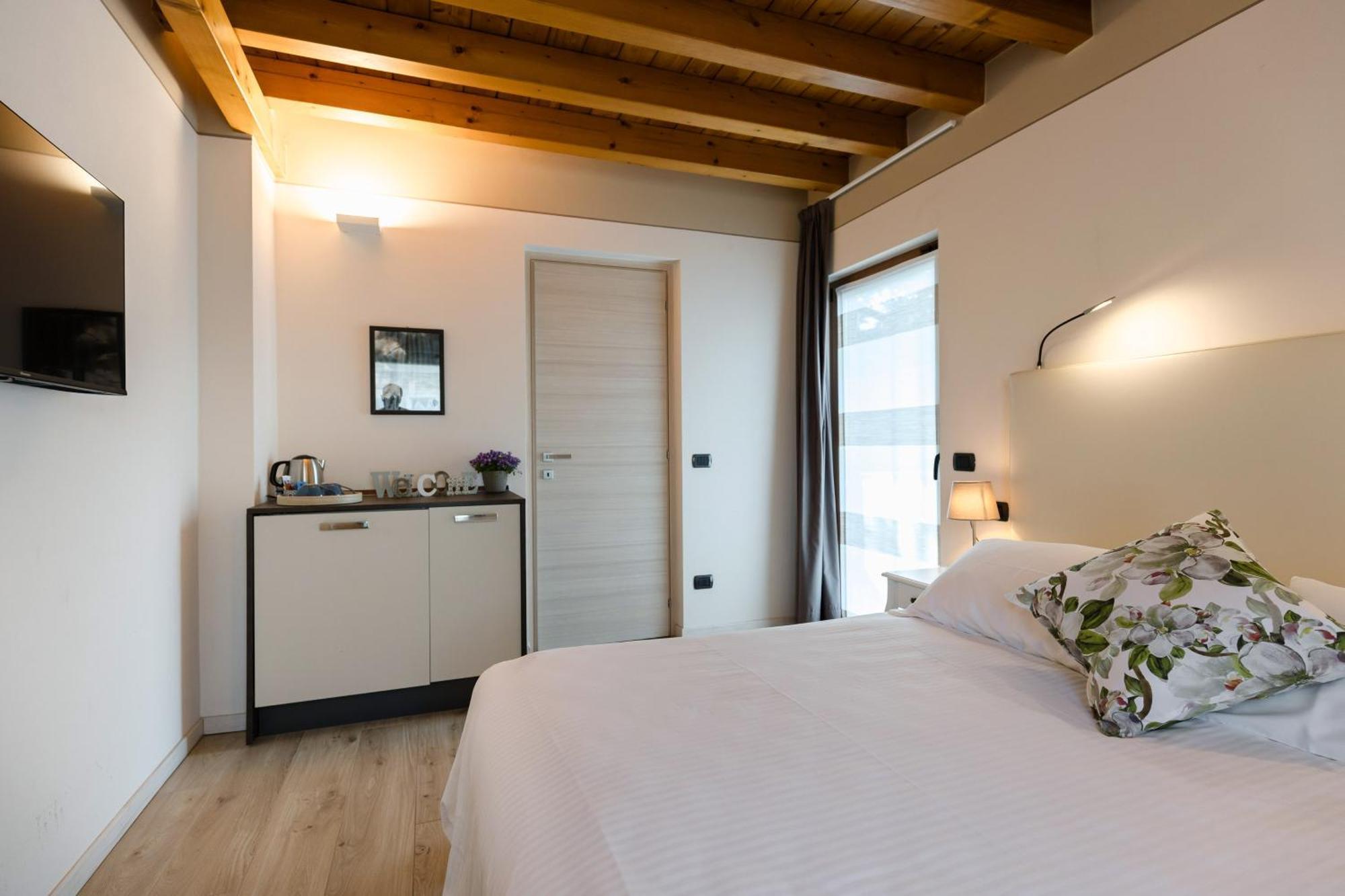 Charming Sirmione Bed & Breakfast Екстериор снимка
