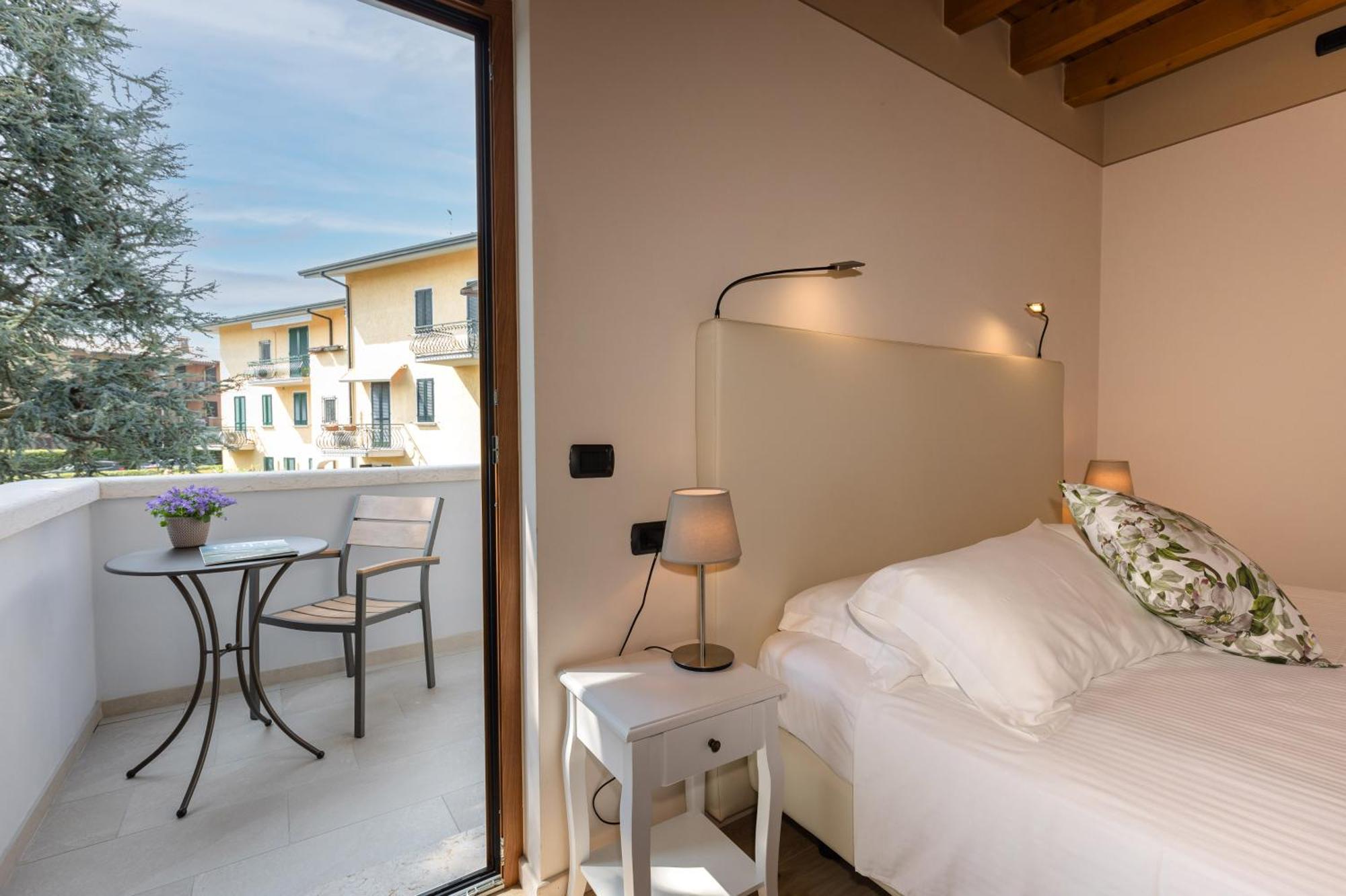 Charming Sirmione Bed & Breakfast Екстериор снимка