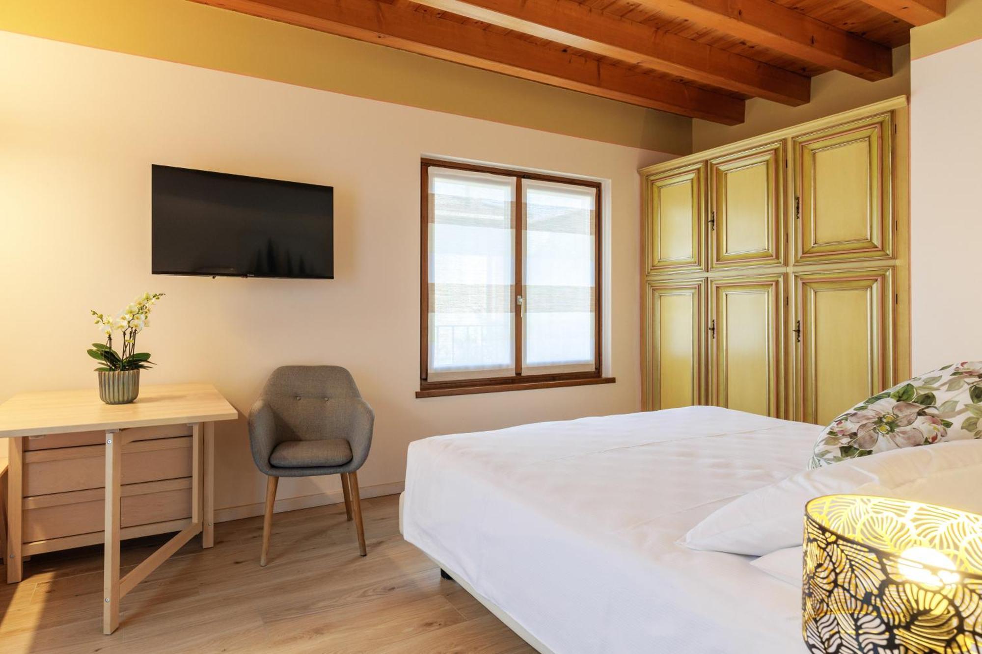 Charming Sirmione Bed & Breakfast Екстериор снимка